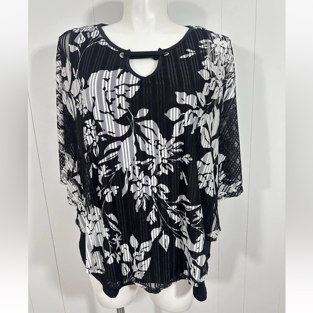 NWT Sweet Violet Size 2X 2 In 1 look Tank With Overblouse Bat Wing Sleeve Floral